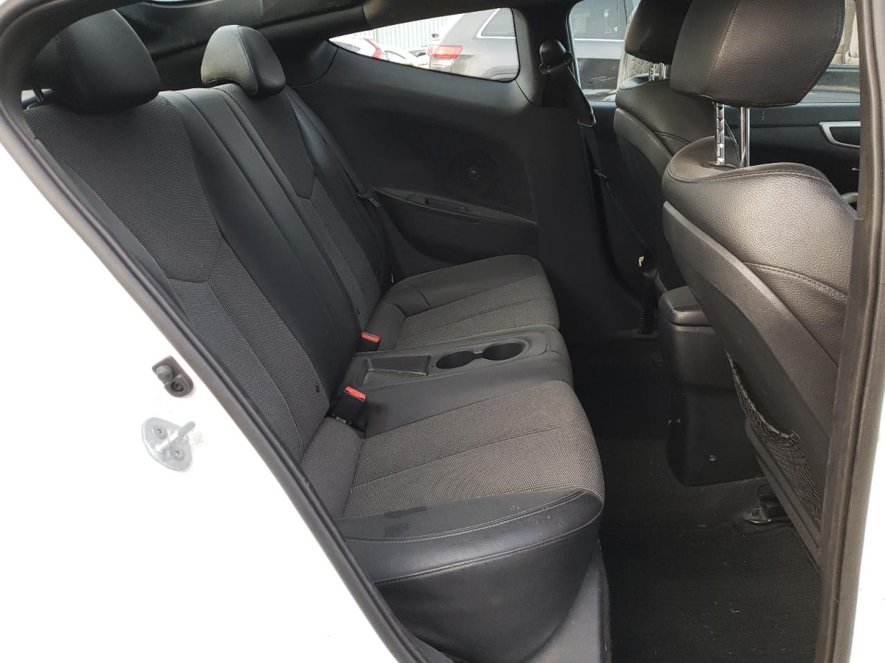 Photo 6 from auction – 2015 HYUNDAI VELOSTER with VIN KMHTC6AD7FU230964