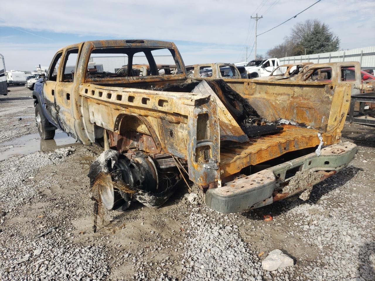 Photo 3 from auction – 2005 CHEVROLET SILVERADO with VIN 1GCJC33225F835998