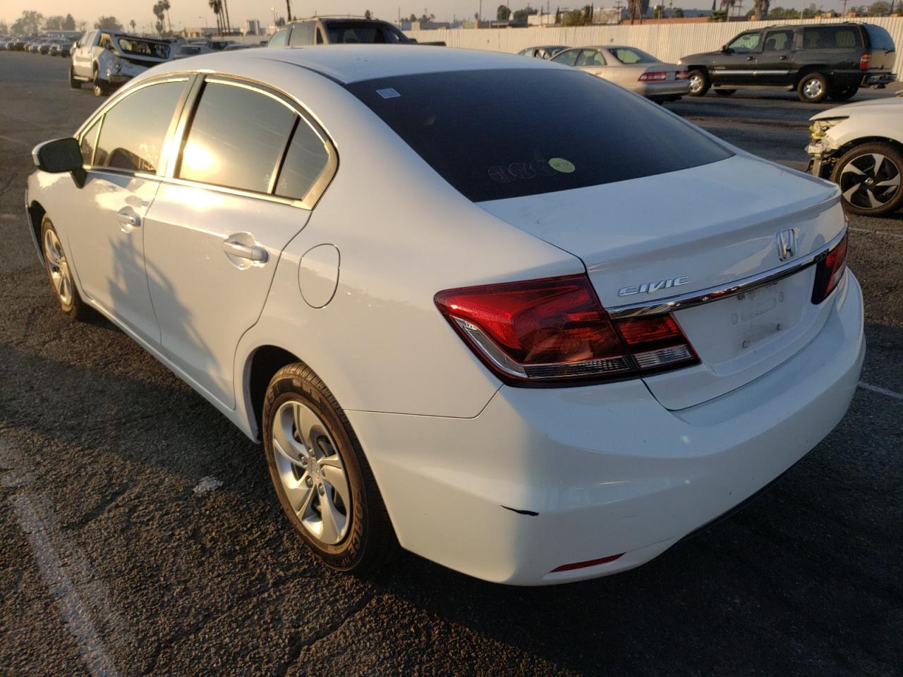 Photo 3 from auction – 2014 HONDA CIVIC LX with VIN 19XFB2F55EE271363