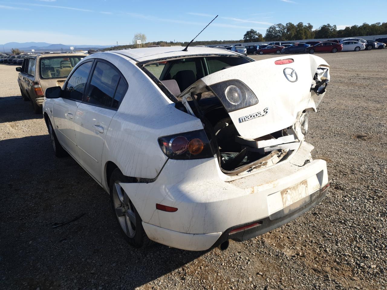 Photo 3 from auction – 2005 MAZDA 3 S with VIN JM1BK323151307870