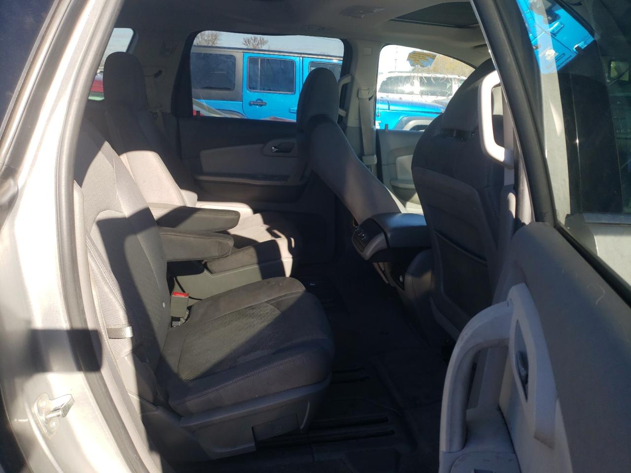 Photo 6 from auction – 2011 CHEVROLET TRAVERSE L with VIN 1GNKVGED4BJ233768