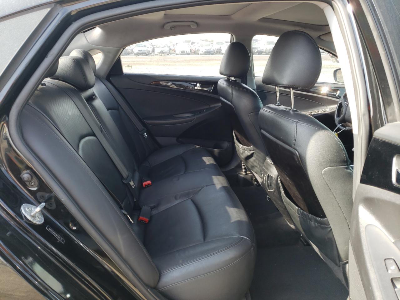 Photo 6 from auction – 2013 HYUNDAI SONATA SE with VIN 5NPEC4AC1DH584172