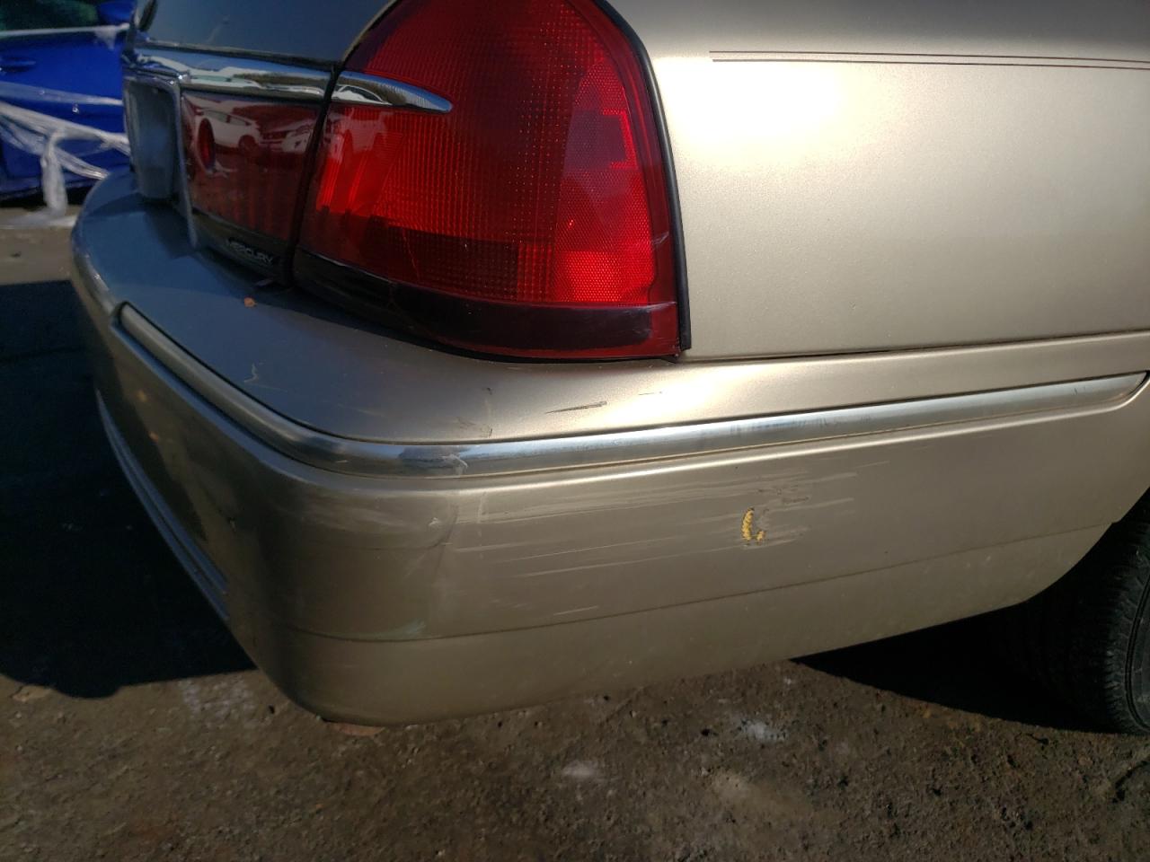 Photo 9 from auction – 2000 MERCURY GRAND MARQ with VIN 2MEFM75W0YX657350