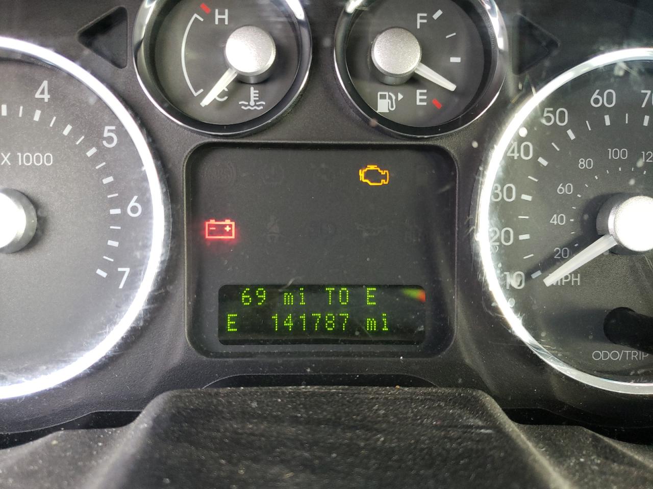 Photo 8 from auction – 2005 MERCURY MONTEGO LU with VIN 1MEFM40145G612519