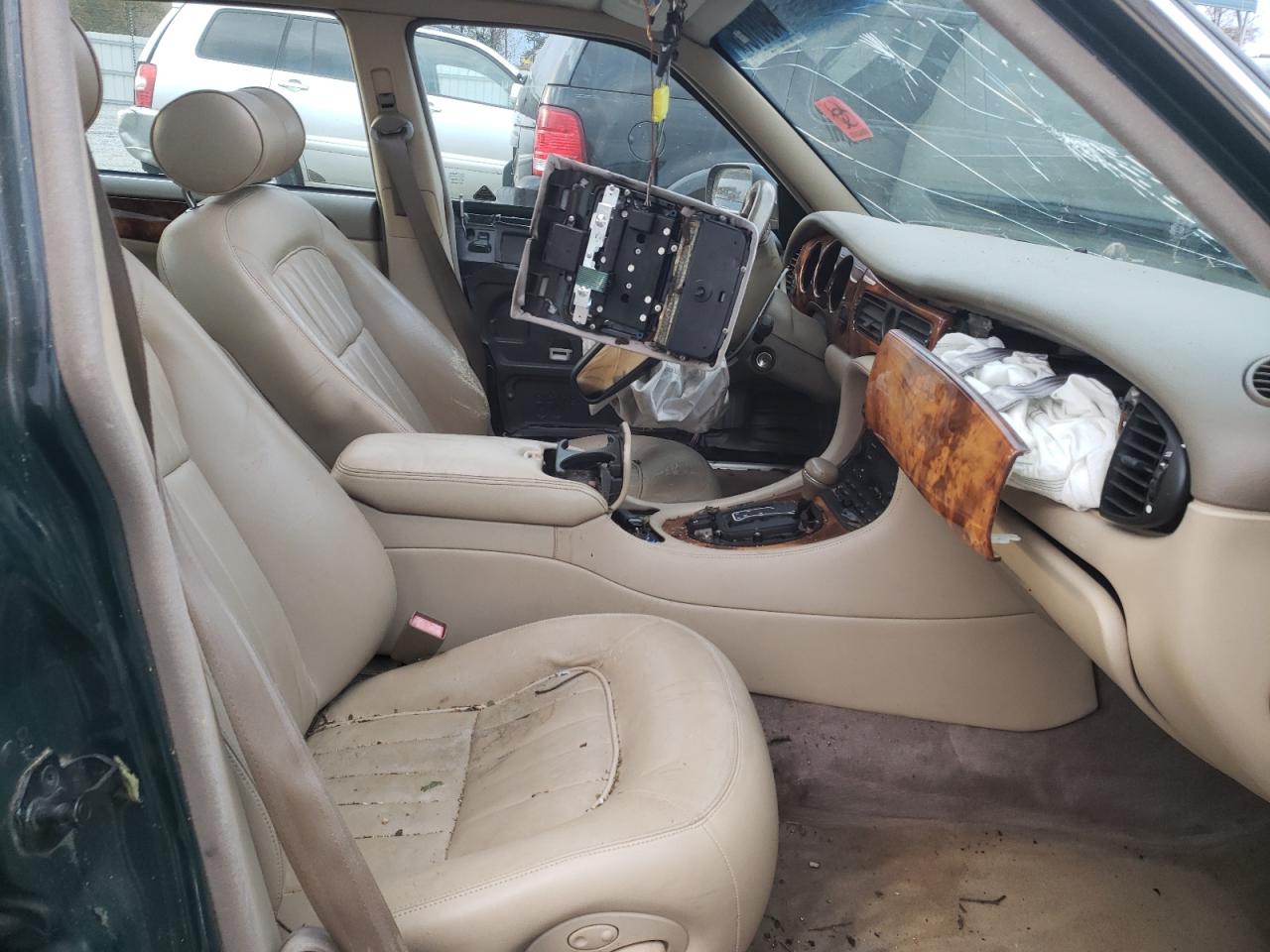 Photo 5 from auction – 1998 JAGUAR XJ8 with VIN SAJHX1249WC819036