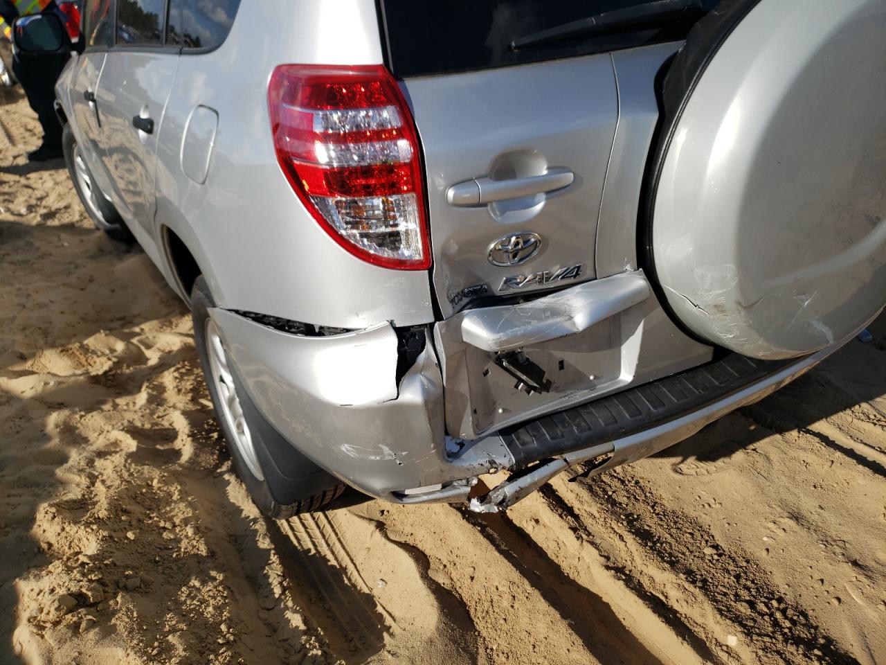 Photo 9 from auction – 2010 TOYOTA RAV4 4D with VIN JTMZF4DV4AD026677