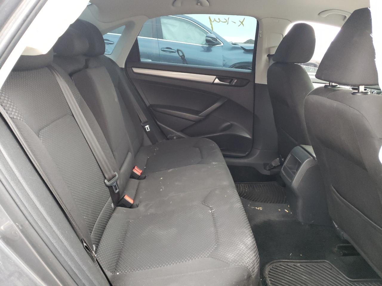 Photo 6 from auction – 2015 VOLKSWAGEN PASSAT S with VIN 1VWAS7A35FC056861