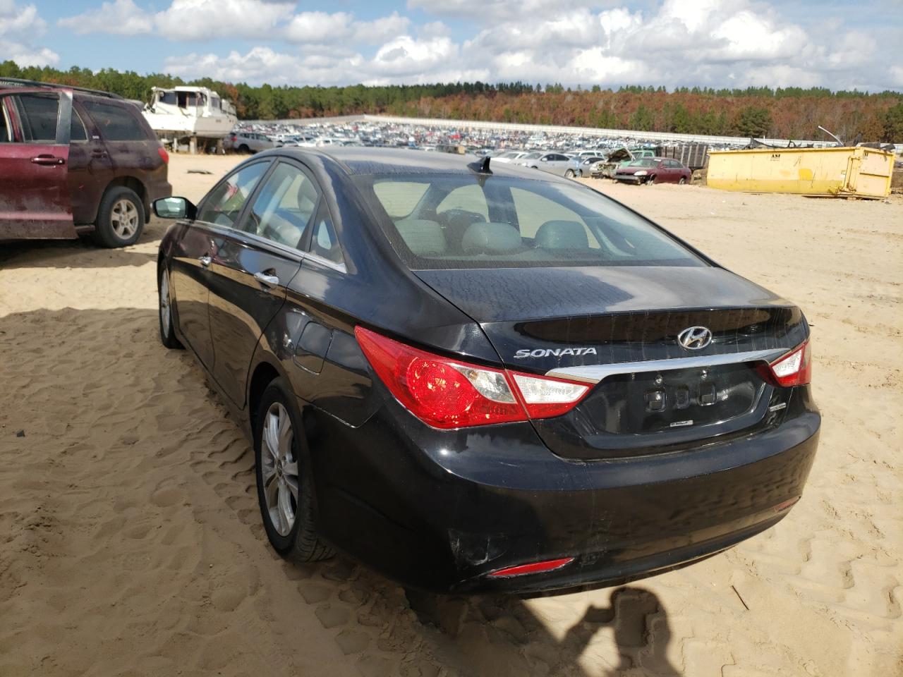 Photo 3 from auction – 2011 HYUNDAI SONATA SE with VIN 5NPEC4AC7BH024881