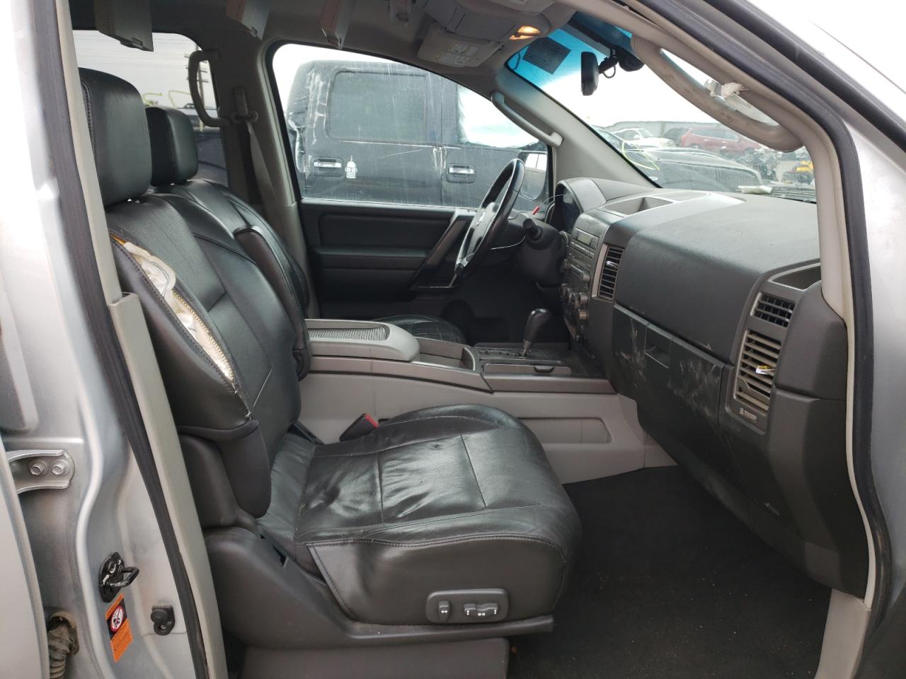 Photo 5 from auction – 2004 NISSAN ARMADA SE with VIN 5N1AA08B54N744060