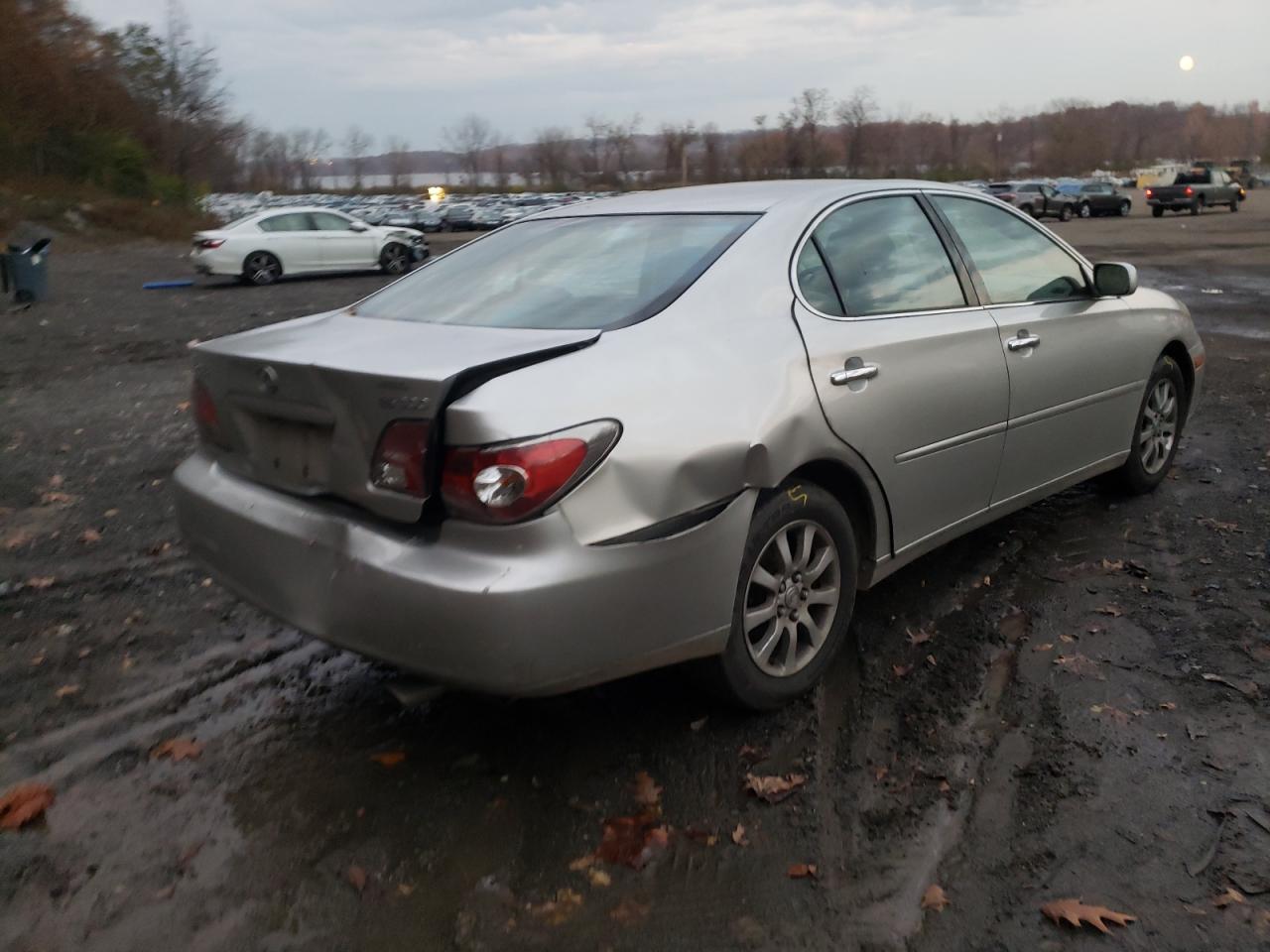 Photo 4 from auction – 2002 LEXUS ES 300 with VIN JTHBF30GX20042036