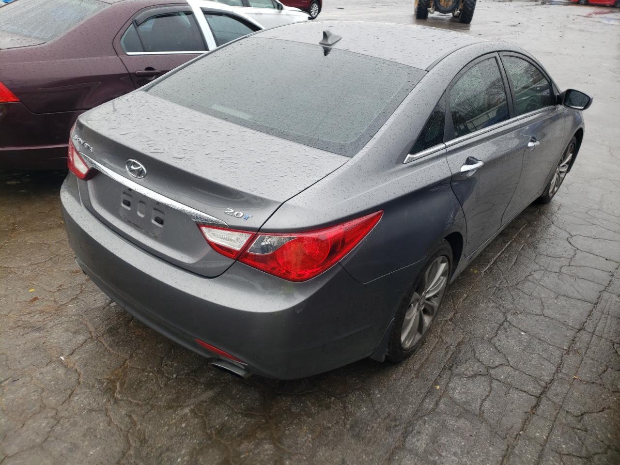 Photo 4 from auction – 2011 HYUNDAI SONATA SE with VIN 5NPEC4AB2BH316865
