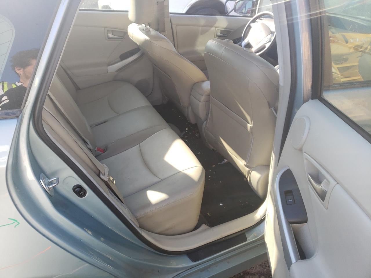 Photo 6 from auction – 2013 TOYOTA PRIUS with VIN JTDKN3DU2D5557378