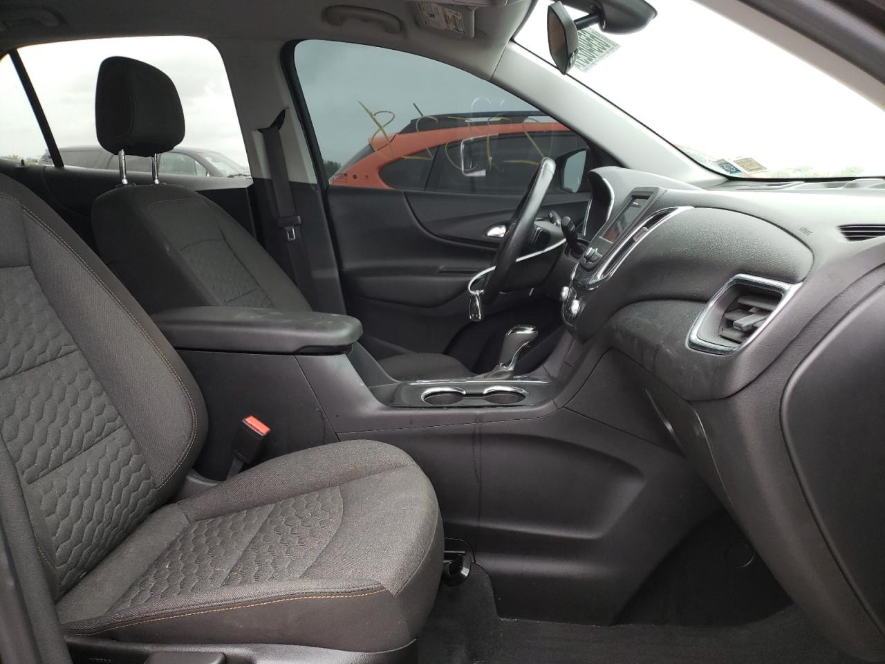 Photo 5 from auction – 2020 CHEVROLET EQUINOX LT with VIN 2GNAXKEV0L6260174