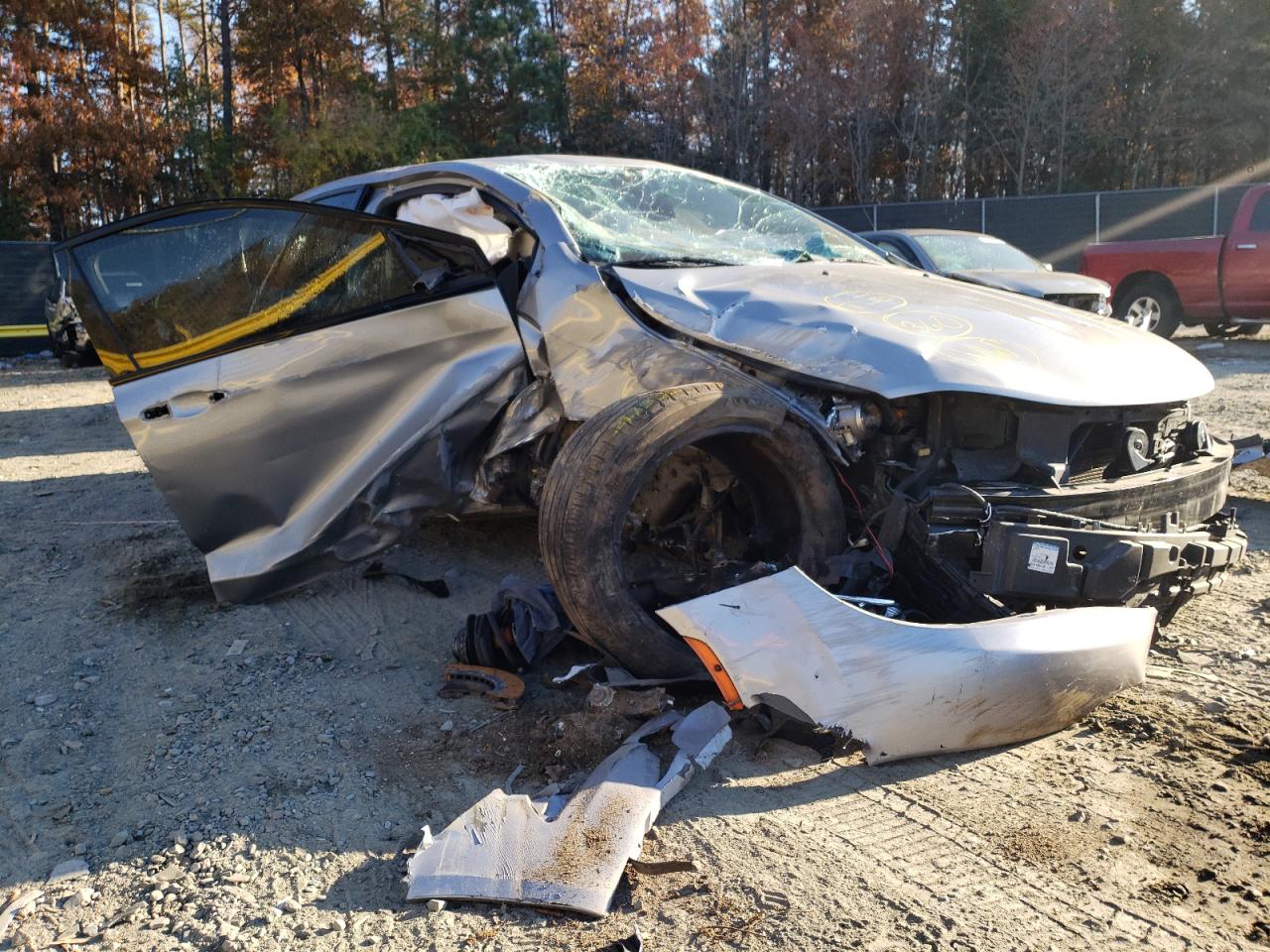 Photo 9 from auction – 2015 CHRYSLER 200 S with VIN 1C3CCCBG3FN505384