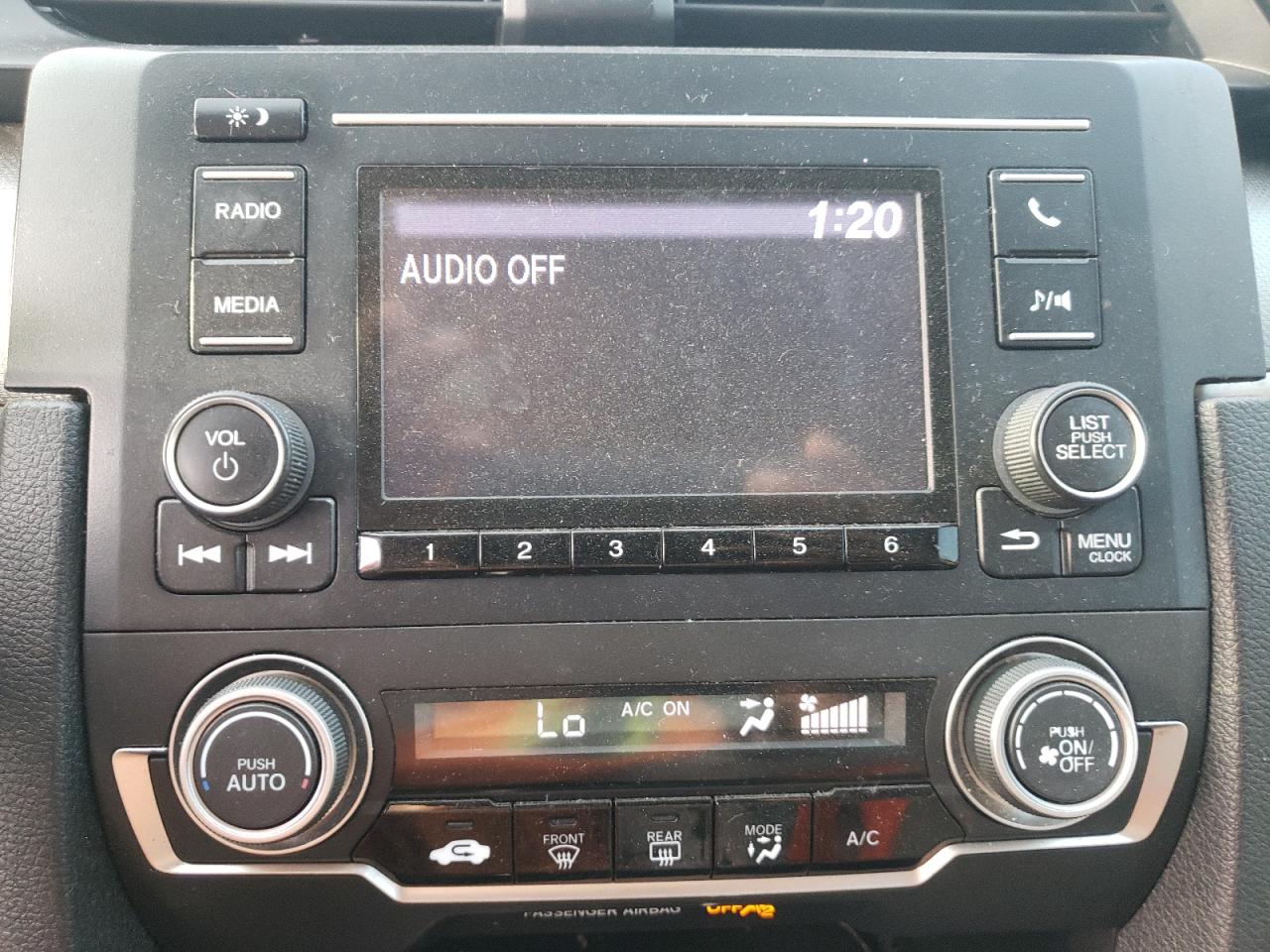 Photo 9 from auction – 2017 HONDA CIVIC LX with VIN 2HGFC2F58HH510511