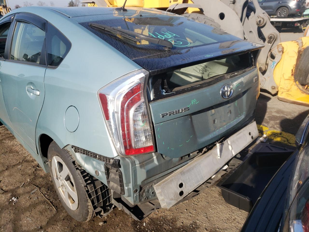 Photo 9 from auction – 2013 TOYOTA PRIUS with VIN JTDKN3DU2D5557378