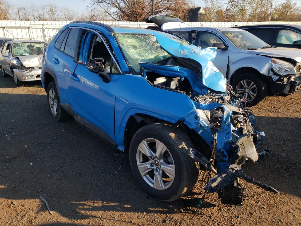 TOYOTA RAV4 XLE 2019 with VIN JTMP1RFV8KJ003874 - Photo from auction