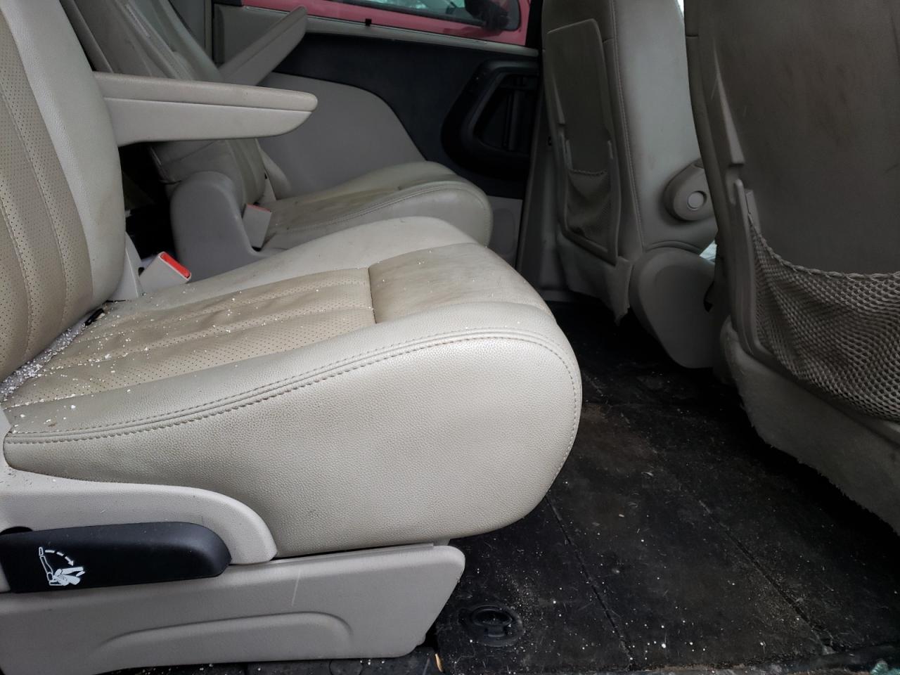Photo 6 from auction – 2011 CHRYSLER TOWN & COU with VIN 2A4RR8DG5BR784763