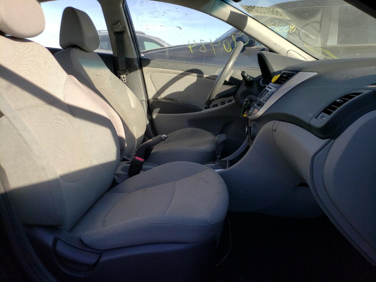 Photo 5 from auction – 2013 HYUNDAI ACCENT GLS with VIN KMHCT4AE3DU323474