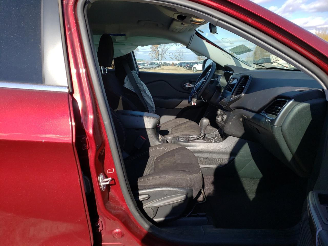Photo 5 from auction – 2019 JEEP CHEROKEE L with VIN 1C4PJLCB5KD269620