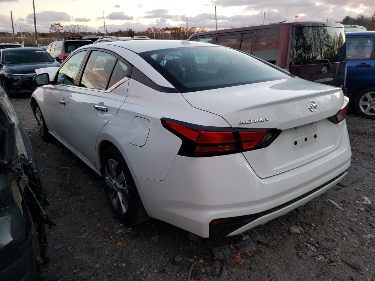 Photo 3 from auction – 2020 NISSAN ALTIMA S with VIN 1N4BL4BV3LC206955