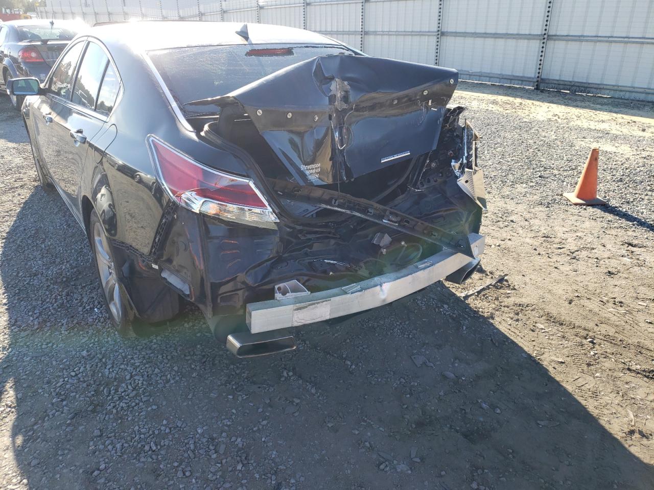 Photo 9 from auction – 2014 ACURA TL SE with VIN 19UUA8F36EA002143