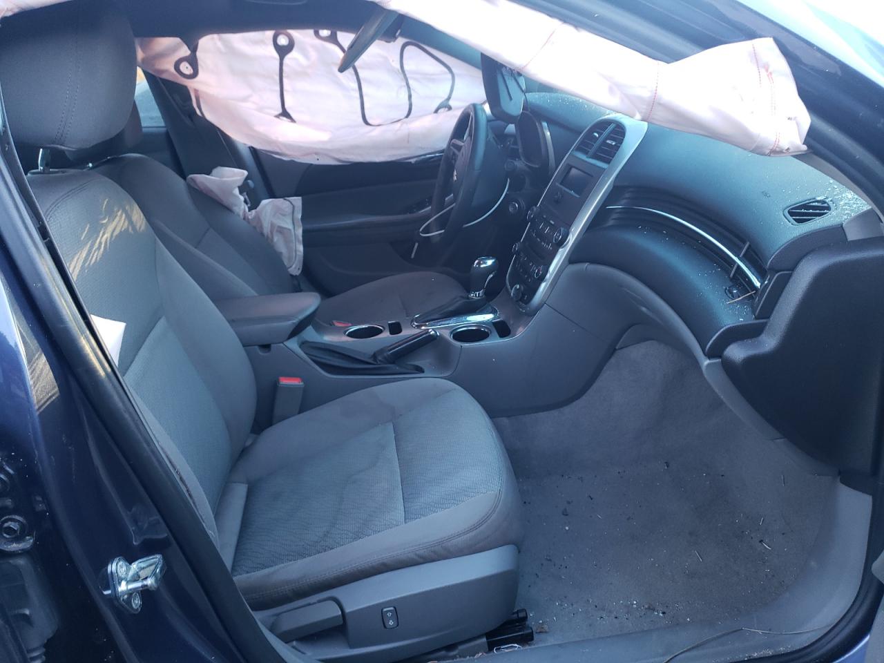 Photo 5 from auction – 2015 CHEVROLET MALIBU LS with VIN 1G11B5SL8FF270966