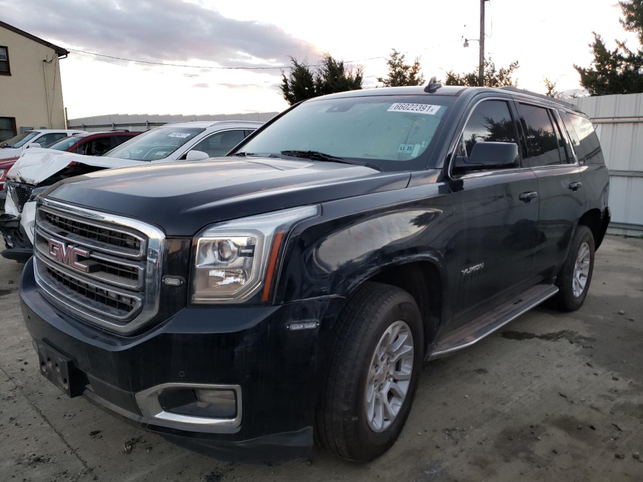 Photo 2 from auction – 2019 GMC YUKON SLT with VIN 1GKS2BKC0KR209229