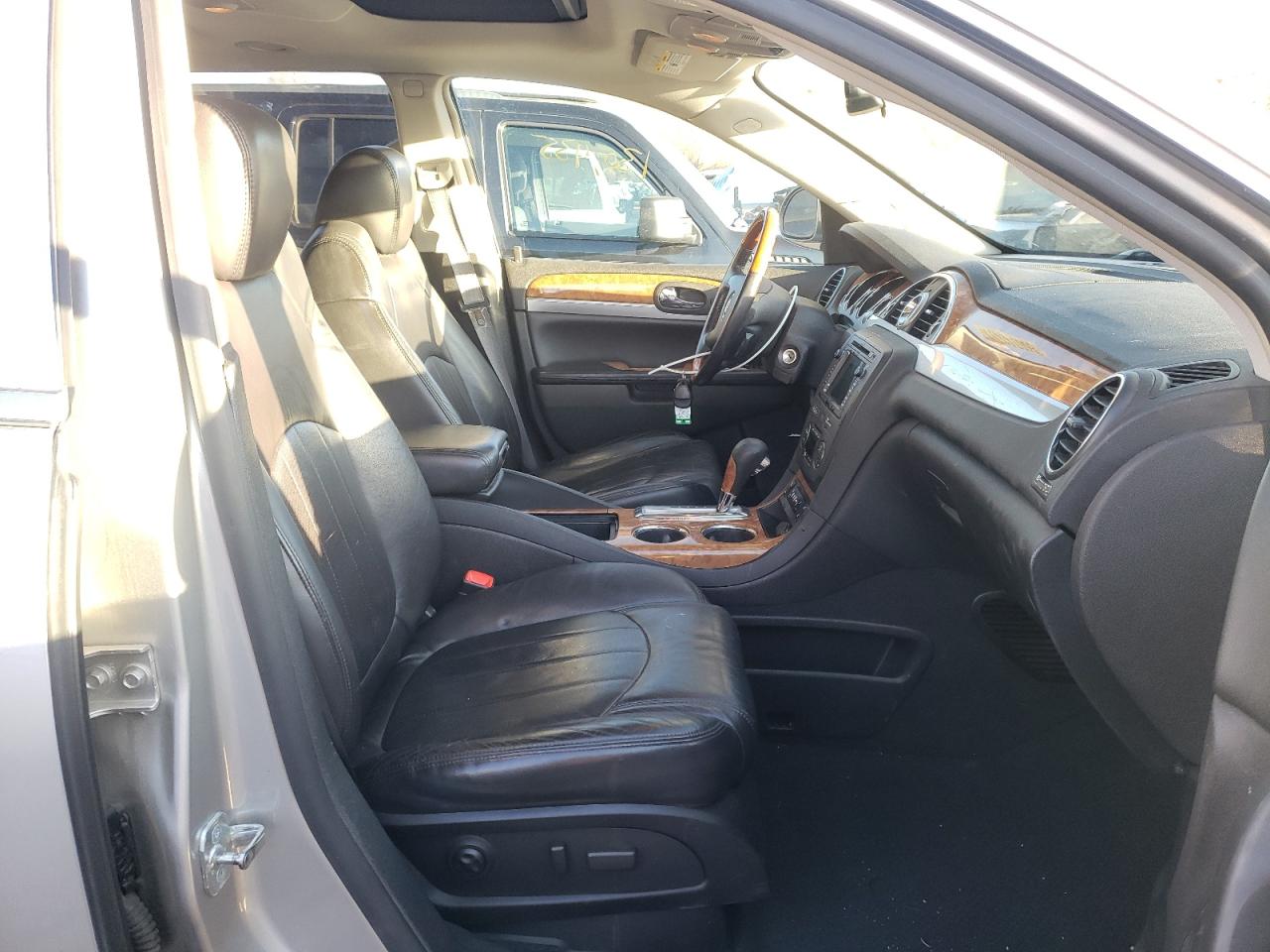 Photo 5 from auction – 2008 BUICK ENCLAVE CX with VIN 5GAER23798J100198