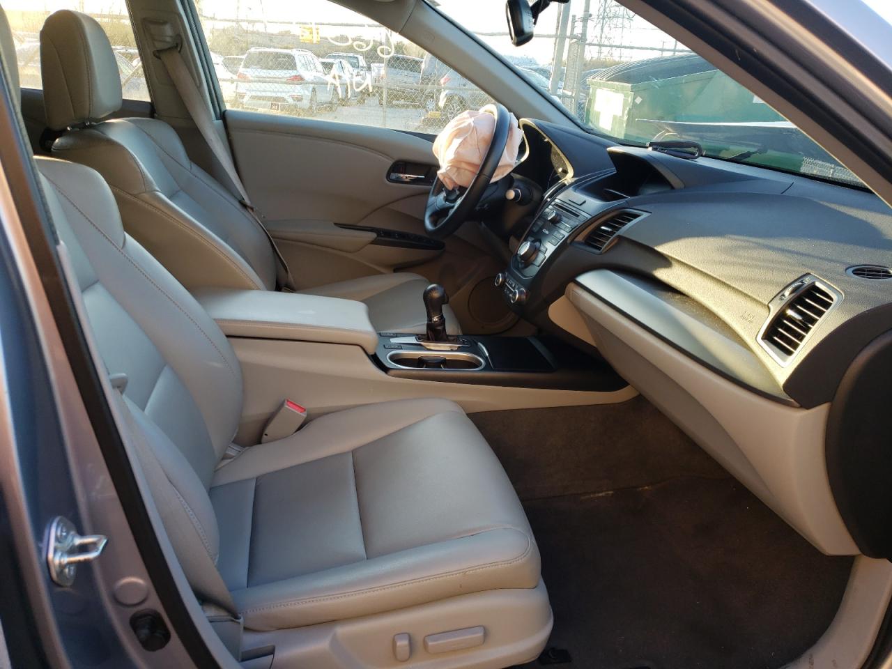 Photo 5 from auction – 2016 ACURA RDX with VIN 5J8TB4H36GL004450