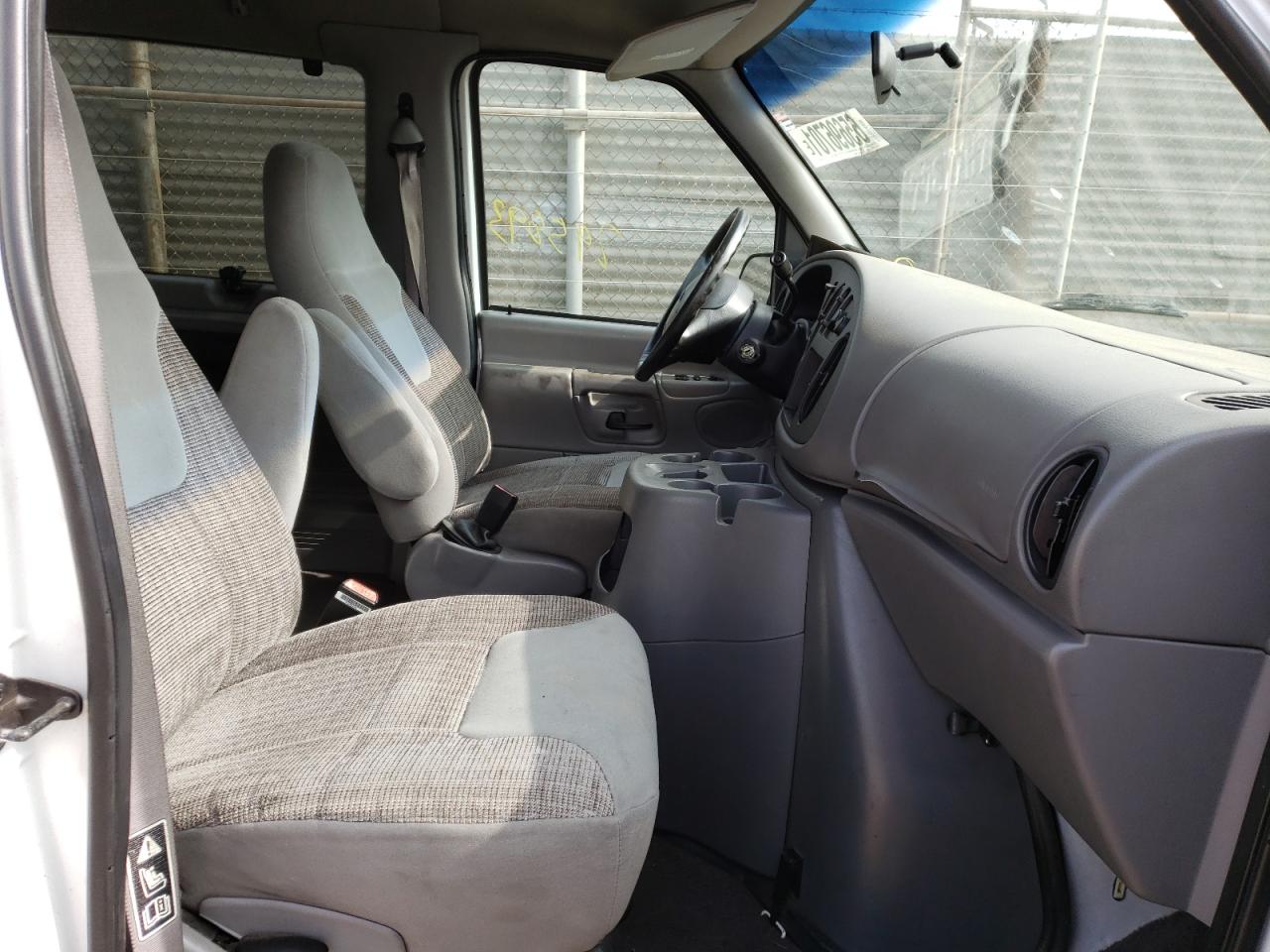 Photo 5 from auction – 1999 FORD ECONOLINE with VIN 1FBSS31S5XHB32112