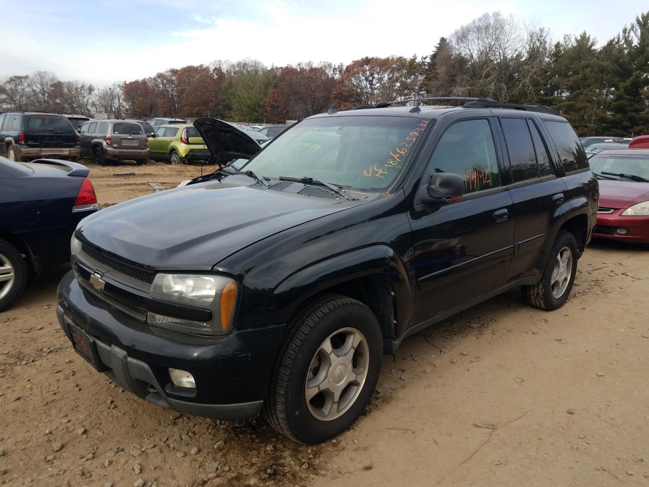 Photo 2 from auction – 2005 CHEVROLET TRAILBLAZE with VIN 1GNDT13S752274987