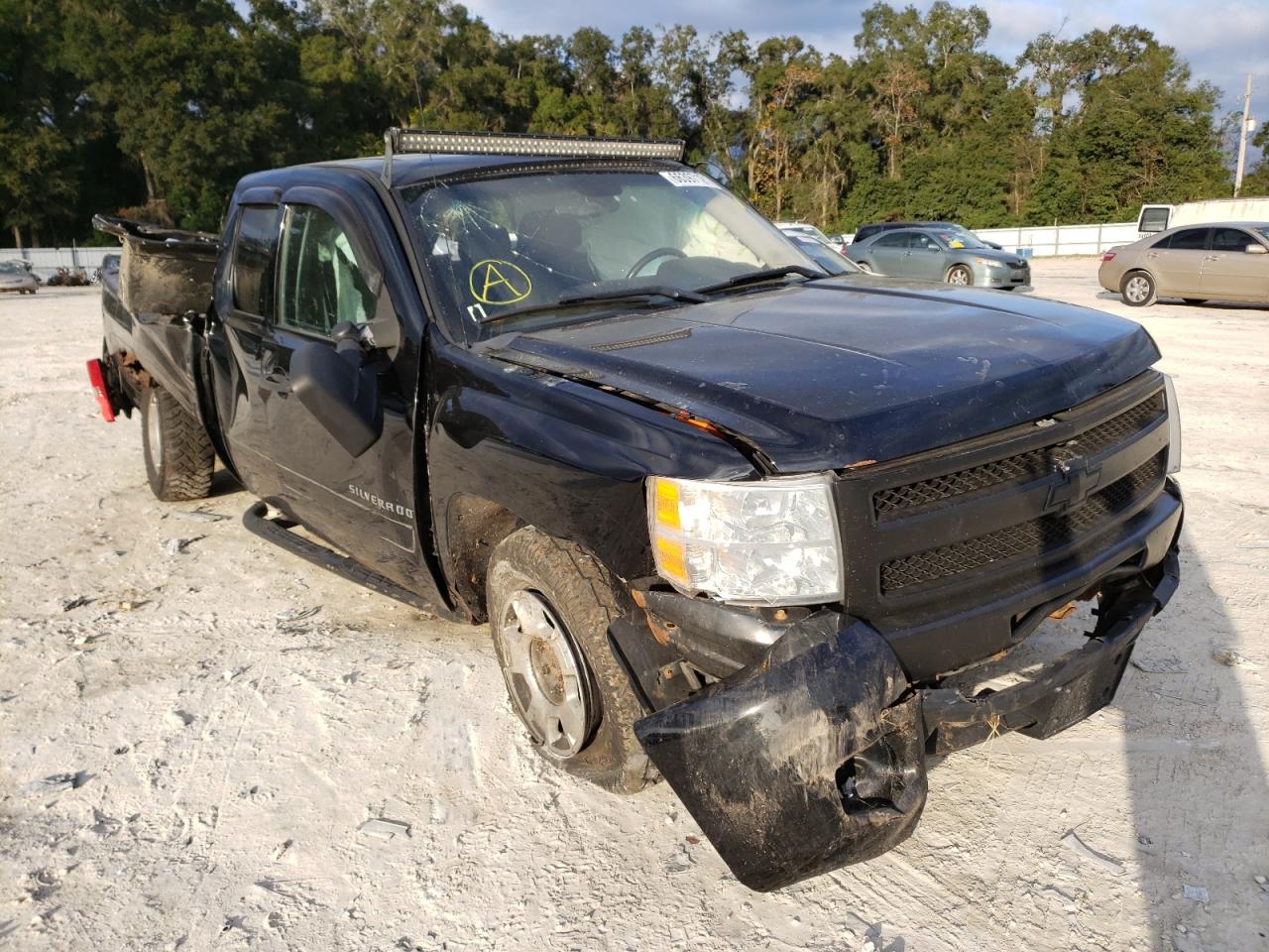 CHEVROLET SILVERADO 2011 with VIN 1GCRKSE33BZ255935 - Photo from auction