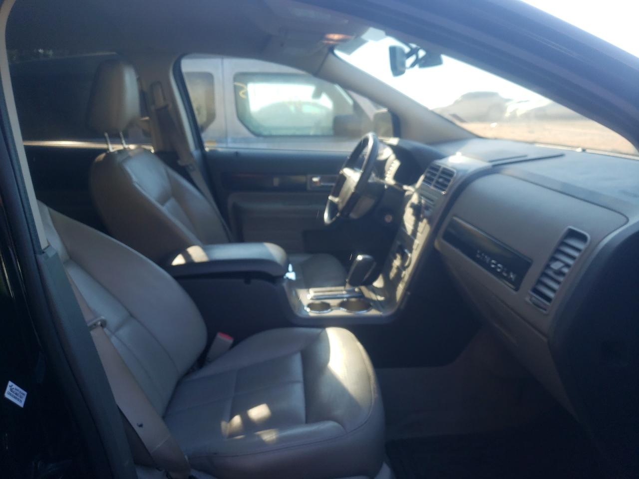 Photo 5 from auction – 2007 LINCOLN MKX with VIN 2LMDU68C37BJ30080