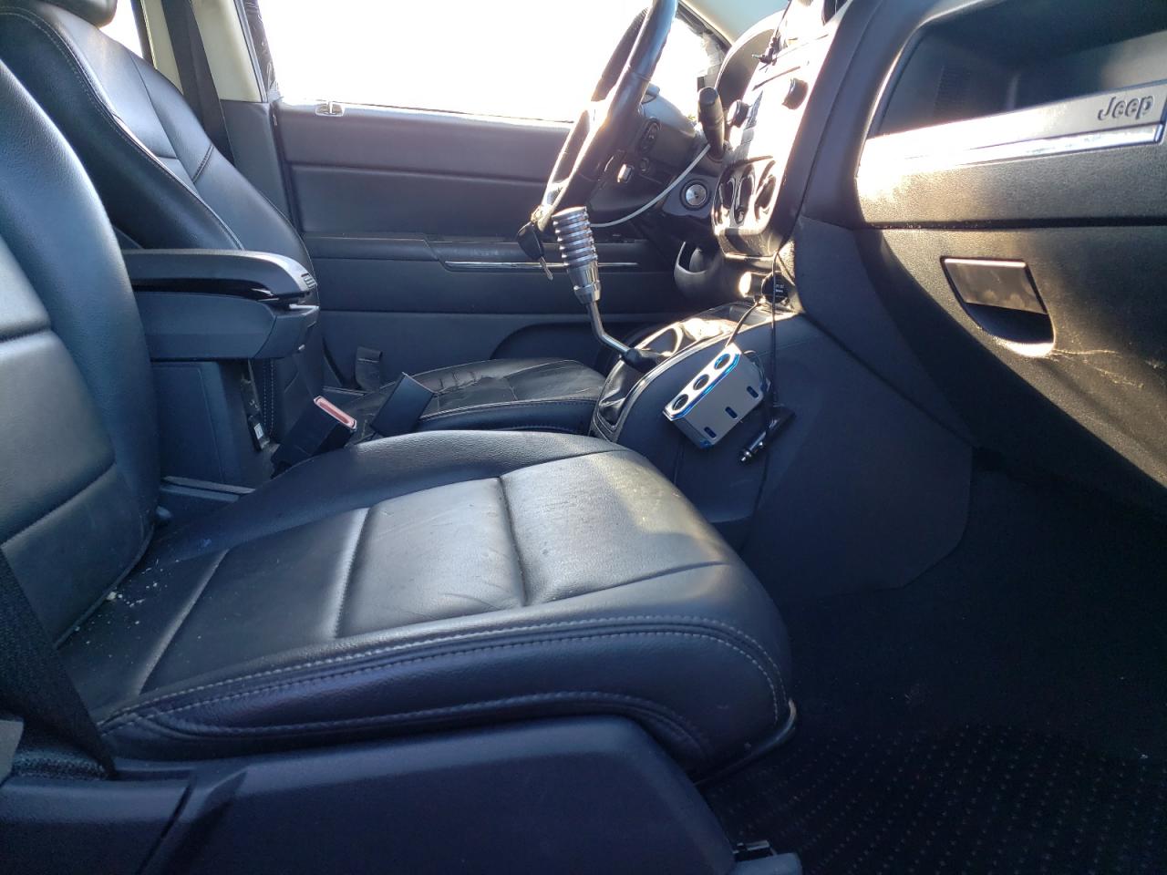 Photo 5 from auction – 2009 JEEP COMPASS LI with VIN 1J4FT57B49D119515