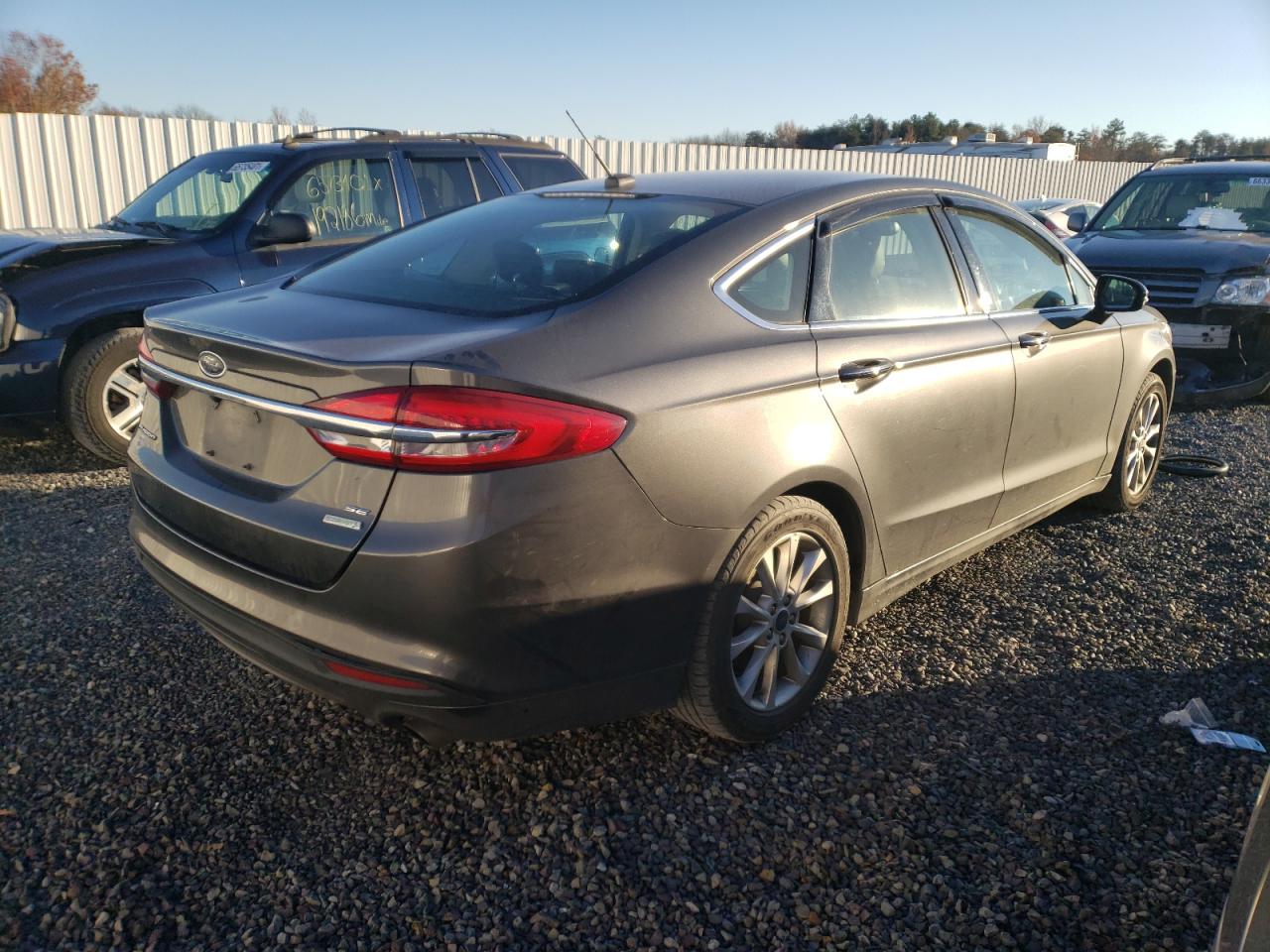 Photo 4 from auction – 2017 FORD FUSION SE with VIN 3FA6P0HD6HR111215