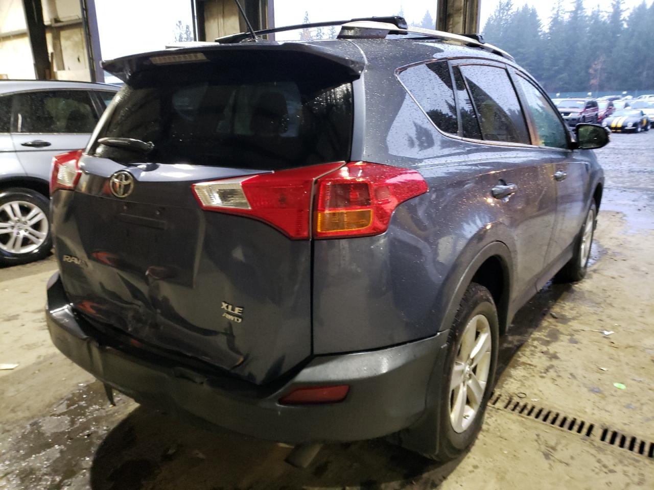 Photo 4 from auction – 2013 TOYOTA RAV4 XLE with VIN 2T3RFREV4DW023748