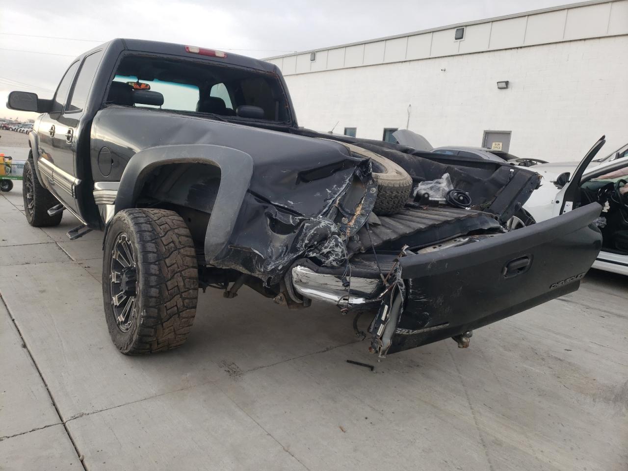 Photo 3 from auction – 2002 CHEVROLET SILVERADO with VIN 1GCHC23152F216663