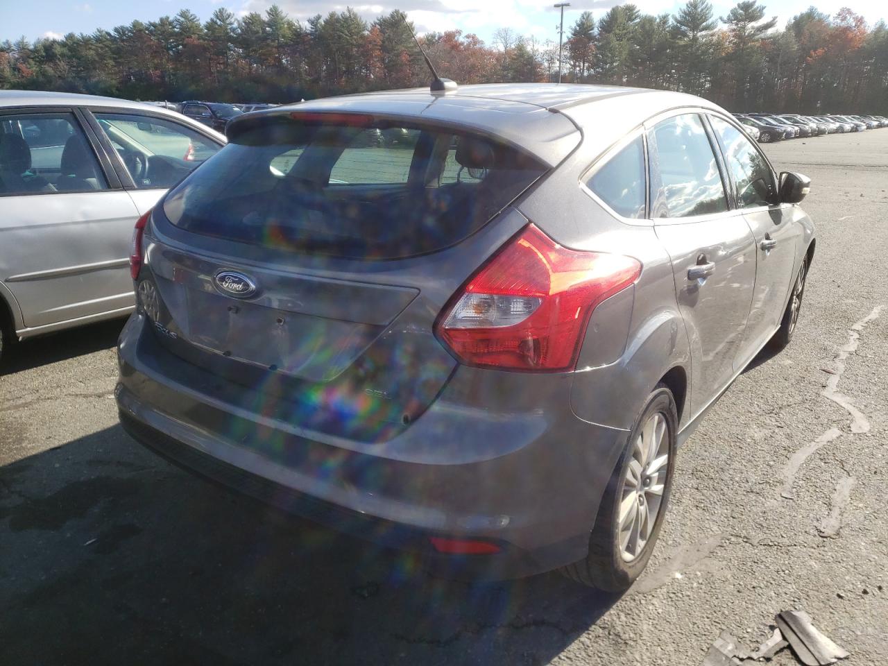 Фото 4 с аукциона – 2012 FORD FOCUS SEL с VIN 1FAHP3M20CL372099