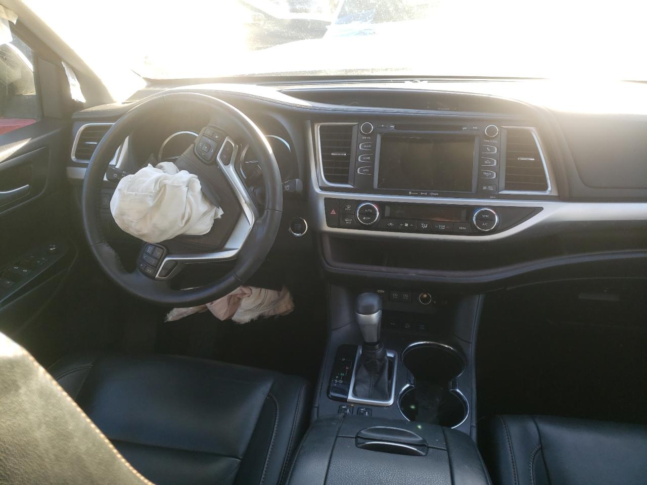 Zdjęcie 9 z aukcji – 2018 TOYOTA HIGHLANDER z VIN 5TDJZRFH9JS491677