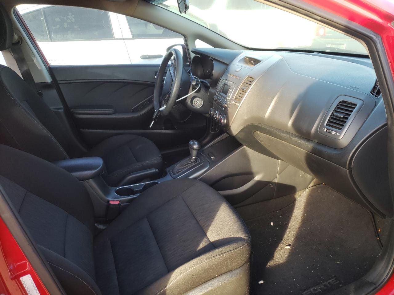 Photo 5 from auction – 2016 KIA FORTE LX with VIN KNAFK4A67G5607506