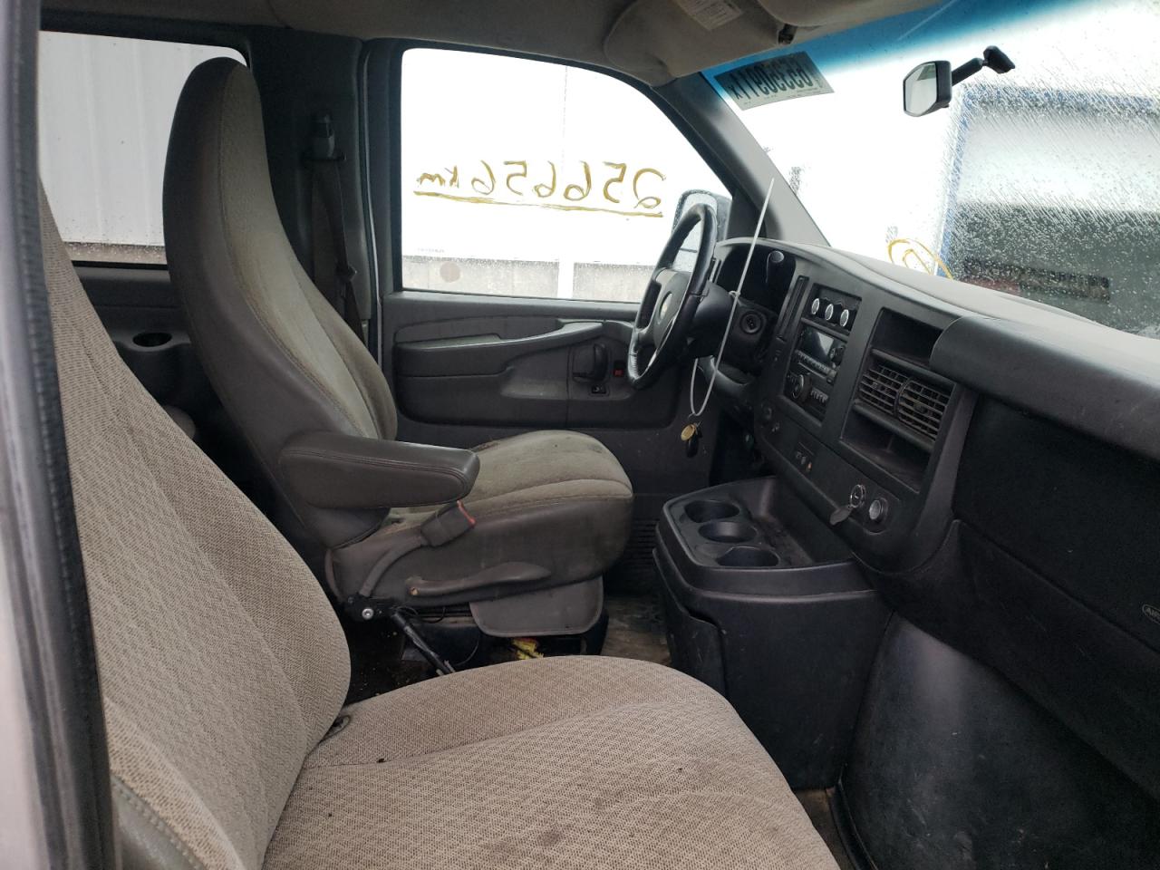 Photo 5 from auction – 2012 CHEVROLET EXPRESS G1 with VIN 1GNSGCF49C1136794