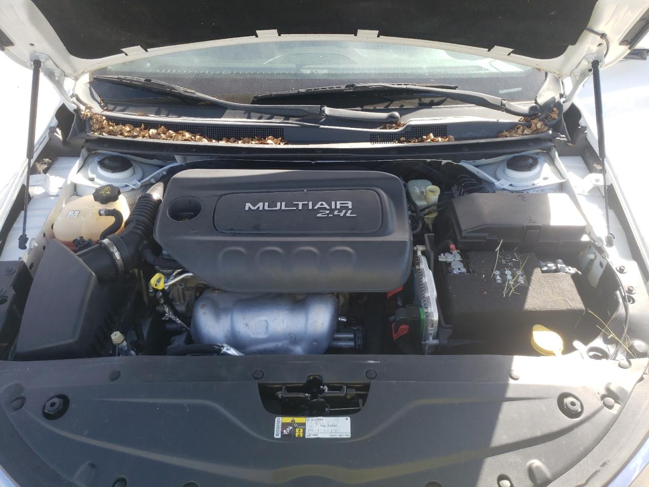 Photo 11 from auction – 2015 CHRYSLER 200 LIMITE with VIN 1C3CCCAB2FN576288