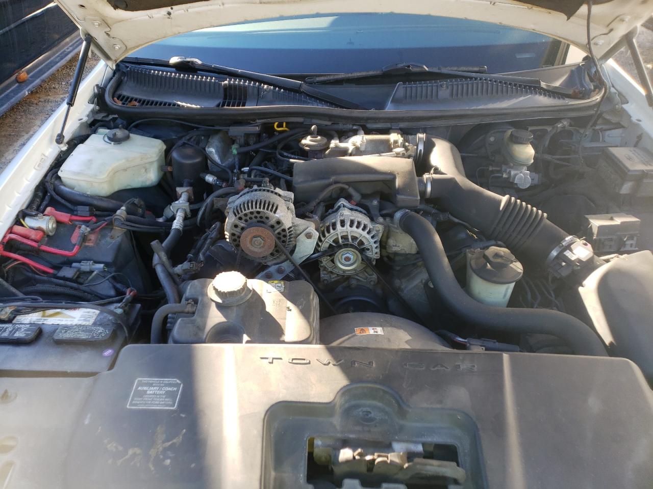 Photo 7 from auction – 2002 LINCOLN TOWN CAR E with VIN 1L1FM81W22Y603162