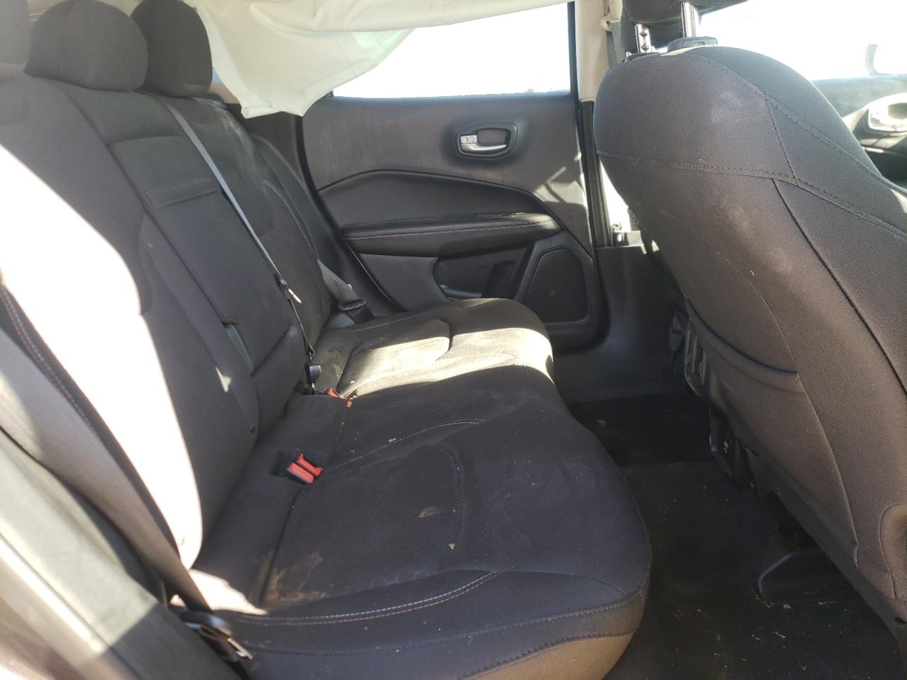 Photo 6 from auction – 2018 JEEP COMPASS SP with VIN 3C4NJCAB1JT140244
