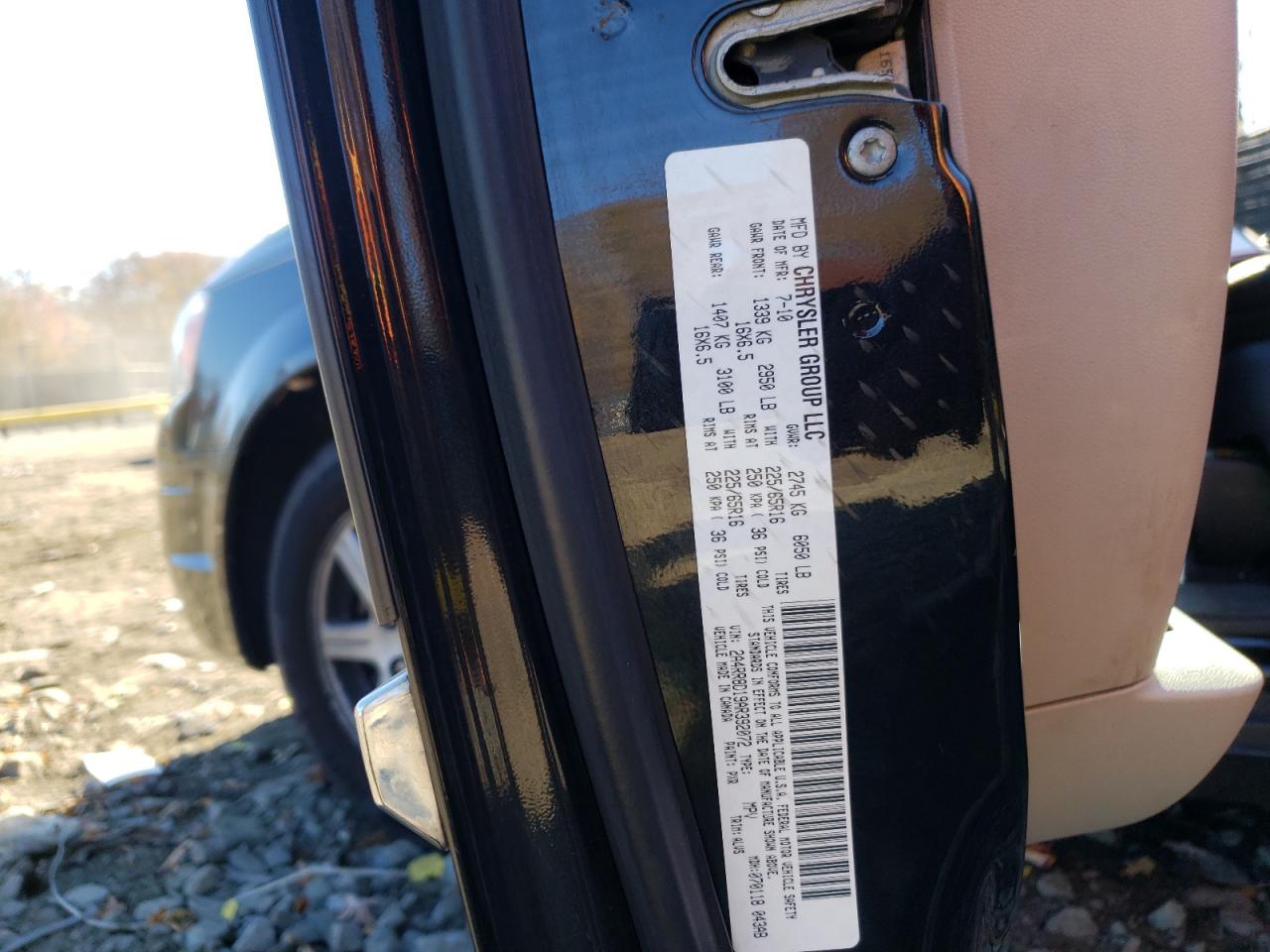 Photo 10 from auction – 2010 CHRYSLER TOWN & COU with VIN 2A4RR8D19AR392072