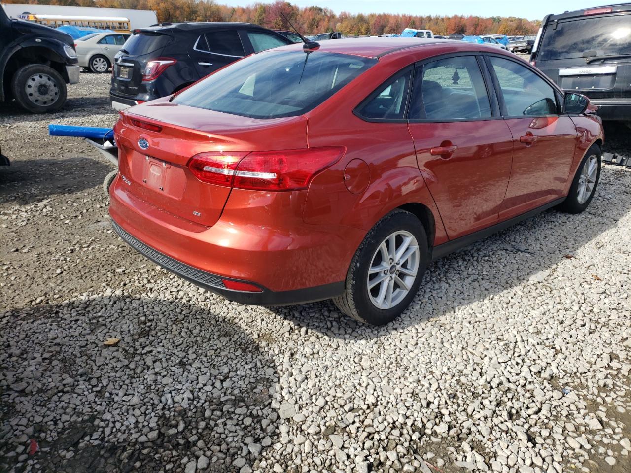 Photo 4 from auction – 2018 FORD FOCUS SE with VIN 1FADP3F21JL329559