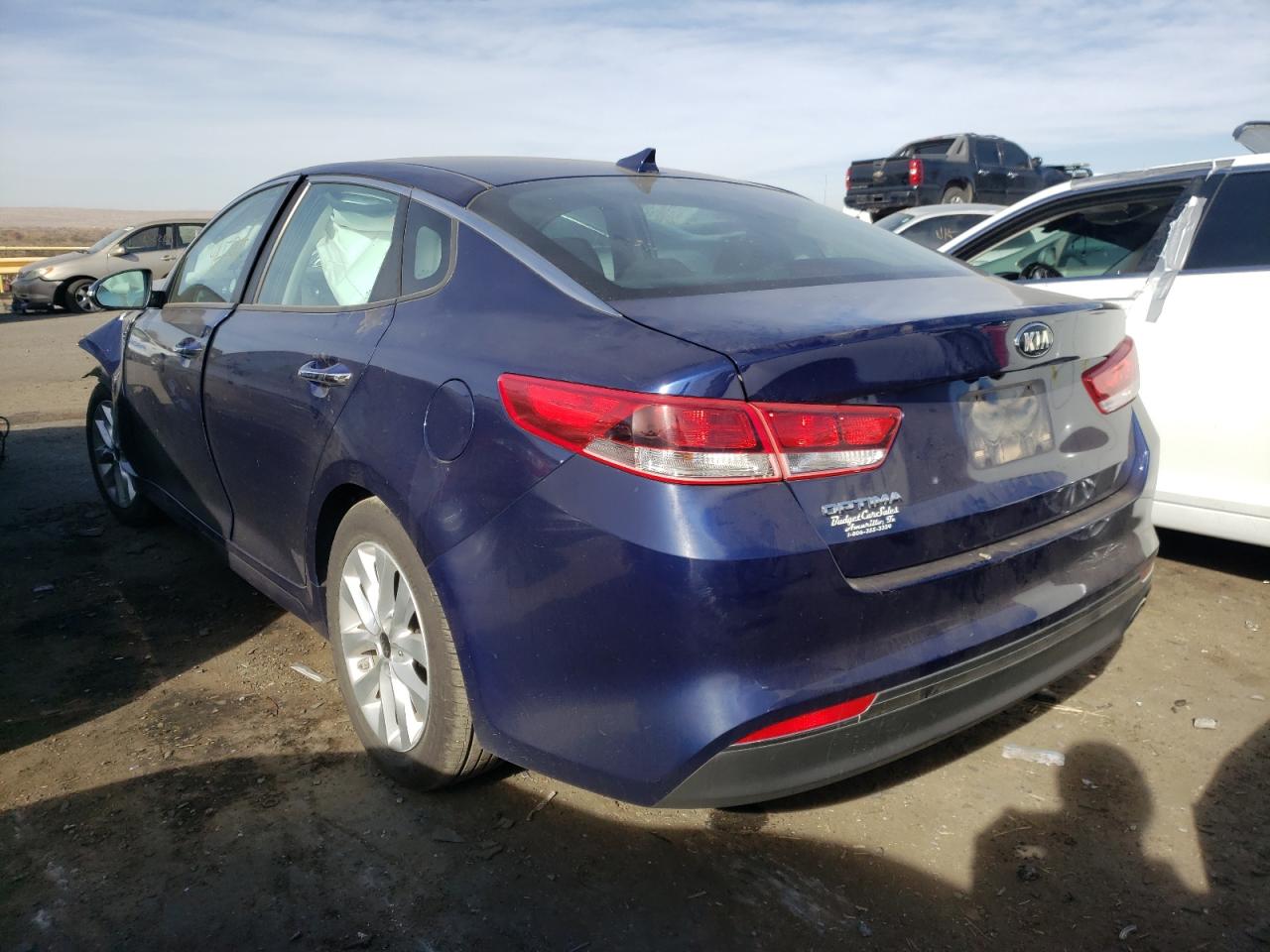 Photo 3 from auction – 2017 KIA OPTIMA LX with VIN 5XXGT4L38HG140228