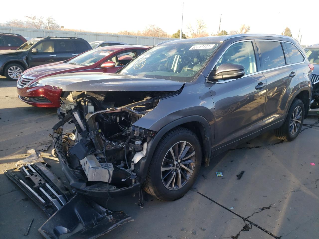 Zdjęcie 2 z aukcji – 2018 TOYOTA HIGHLANDER z VIN 5TDJZRFH9JS491677