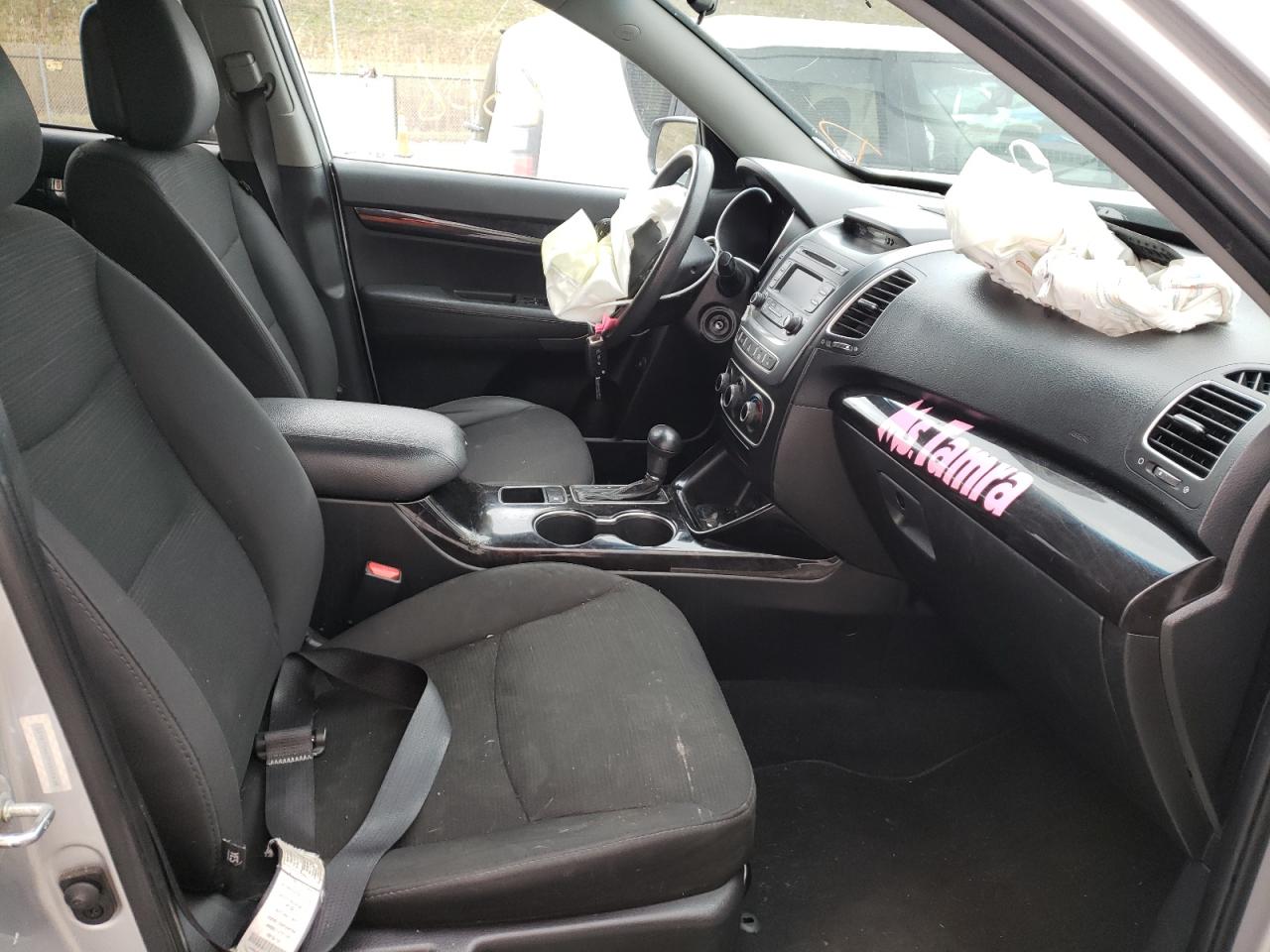 Photo 5 from auction – 2015 KIA SORENTO LX with VIN 5XYKT3A63FG550638